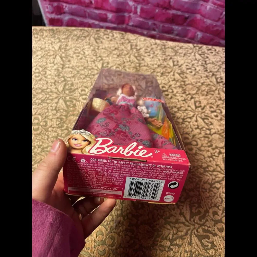 2011 Mattel Barbie Fairytale Magic Doll with‎ Basket & Bunny